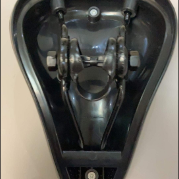 Brand new Kid's  bike saddle with bike pedal - Picture 3 of 10